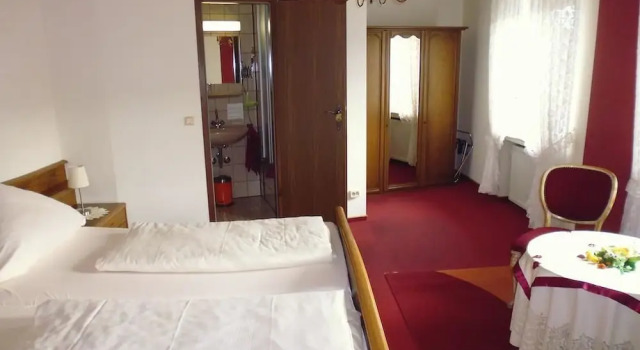 Hotel Nassauer Hof, Забронировать Отель Виссен Westerwald
