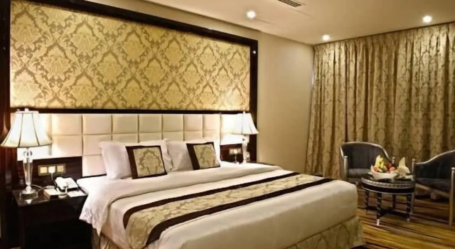 Номер Deluxe Garden Plaza Hotel