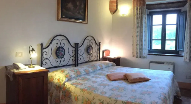 Agriturismo Podere Alberese, Prenota Agriturismo Asciano Crete Senesi