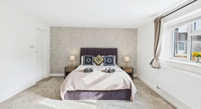 Room-modern Guest Room in West Midlands, Varaa Matkakoti Birmingham West Midlands