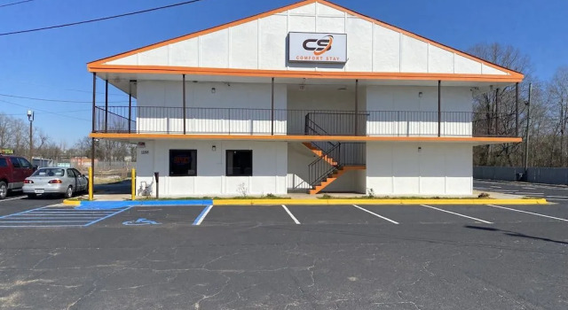 Luxury Inn, Varaa Hotelli Montgomery Alabama