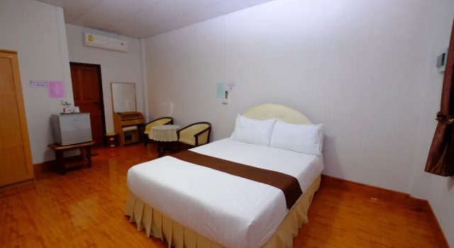 Teerana Place, Varaa Matkakoti Hotellit North-Eastern Thailand pysäköinnillä, Pysäköinti