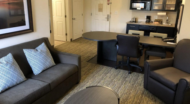 Двухместный люкс c 1 комнатой Candlewood Suites Greenville NC by IHG