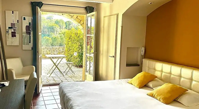 Двухместный номер Standard Logis Hôtel Restaurant La Bergerie