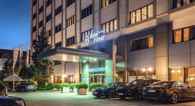 Hotel Filmar, Забронировать Отель Отели Торуни с парковкой, рядом с Городской музей, Парковка