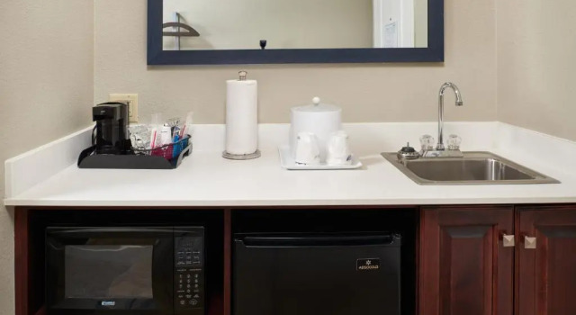 Двухместный люкс Hampton Inn & Suites Rogers