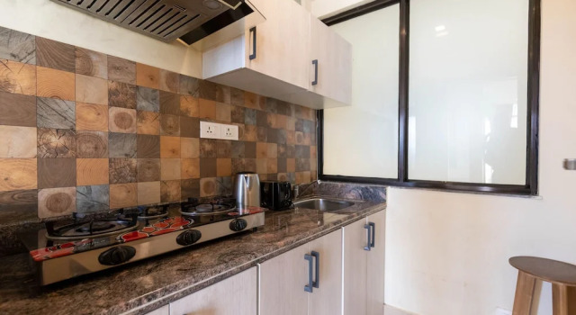 Двухместный люкс с балконом Sarovar Residency Serviced Apartment Hotel
