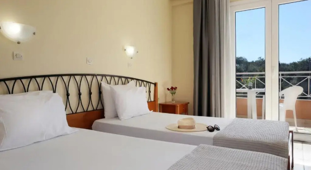 Трёхместный номер Superior Kavos Plaza Hotel
