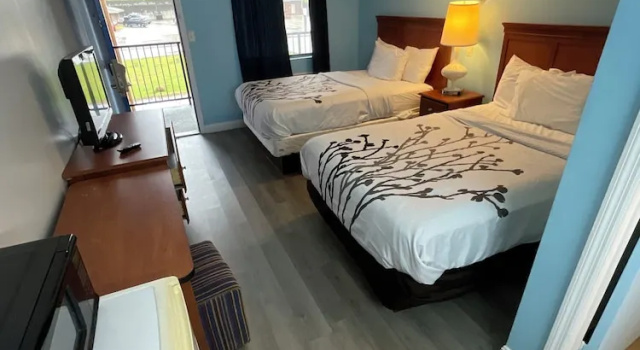 Vierer Studio Oak Tree Inn