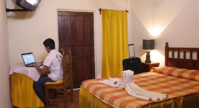 Hotel Colonial, Prenota Hotel Hotel a El Bajio con parcheggio, Parcheggio
