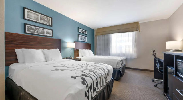 Четырёхместный люкс Sleep Inn & Suites Hays I-70