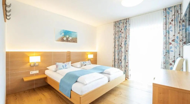 Run Of House Hotel Loy