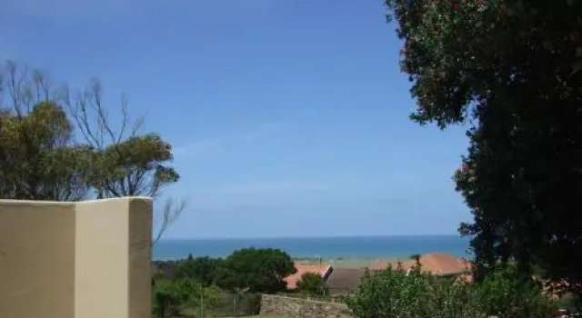 Forest Hill House, Забронировать Отель Отели Порт-Альфред с парковкой, рядом с Пляж Kelly's Beach, Парковка