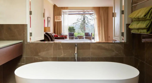 Полулюкс Ockenden Manor Hotel & Spa