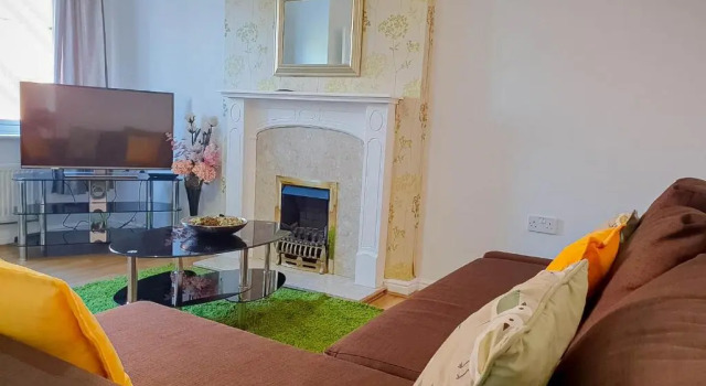 Апартаменты Airport Lounge - 3 Bed - 6 Persons