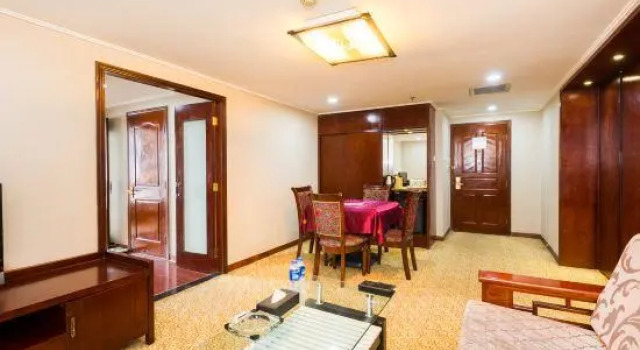 Люкс Business HNA Hotel Downtown