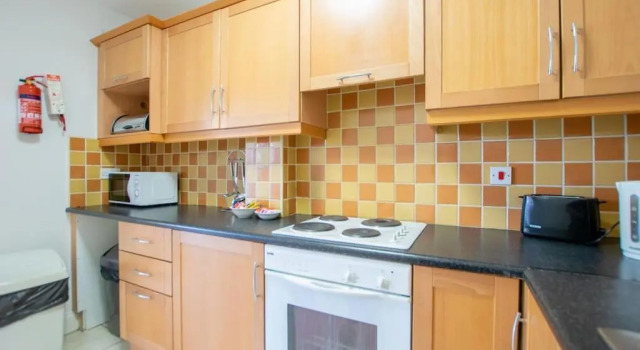 Коттедж с 2 комнатами Lovely 2 Bed Apartment with Parking
