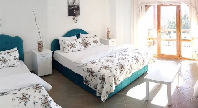 Номер Standard c 1 комнатой с балконом и с красивым видом из окна Отель Дельфин