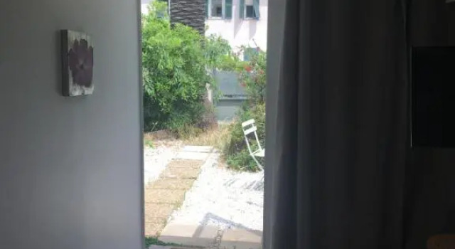 Cozy House with Parking And Garden, Забронировать Апартаменты/квартира Ницца Приморские Альпы, рядом с Пляж Фаброн