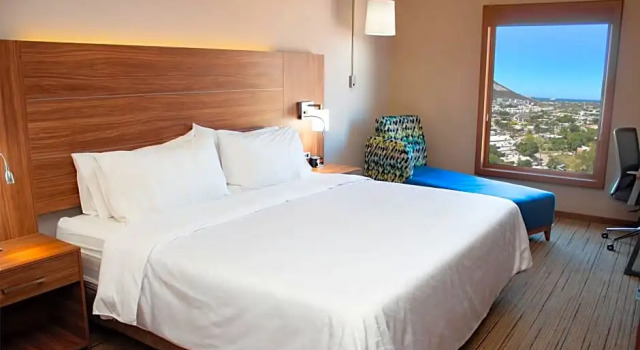 Номер Standard с видом на бассейн Holiday Inn Express Guaymas by IHG