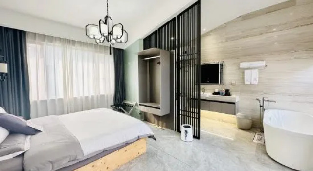 Семейный люкс с 2 комнатами Wuzhishan Yisuli Theme Hotel
