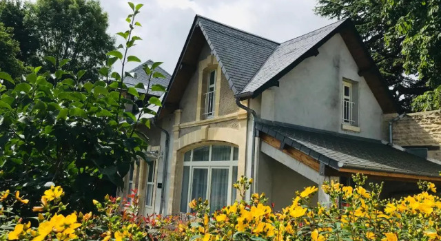 Коттедж Chambres dHôtes Le Clos des Marronniers