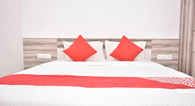 OYO 29437 Ramesh Inn, Забронировать Отель Отели штата Махараштры 3 звезды, 3*