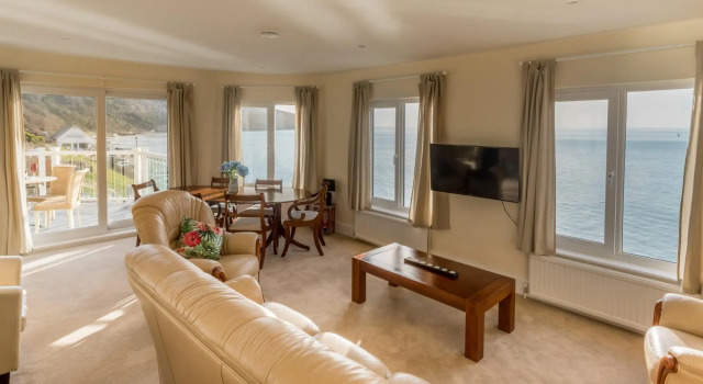 Observation Apartment On The Beach