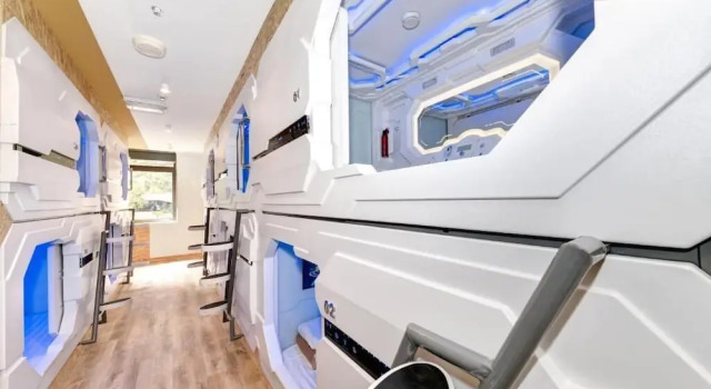 Капсула Space Q Capsule Hotel