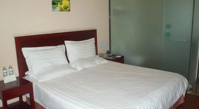 Home Inn Shanghai South Railway Station, Varaa Hotelli Shanghai Shanghai