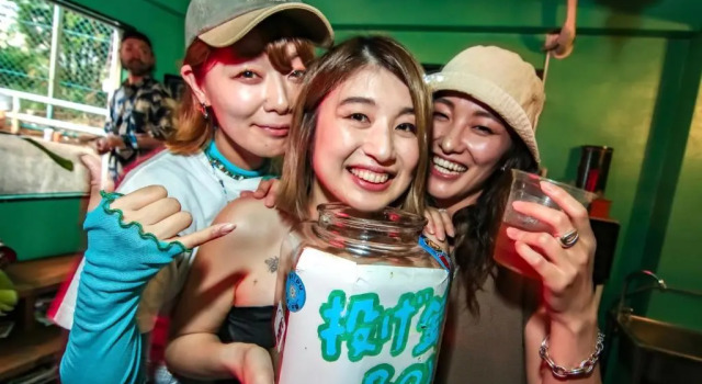 Кровать в общем номере (женский номер) Riverside HOSTEL CHILLAX Namba