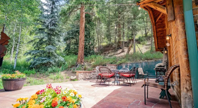 Семейный коттедж с 3 комнатами с видом на реку Colorado Bear Creek Cabins