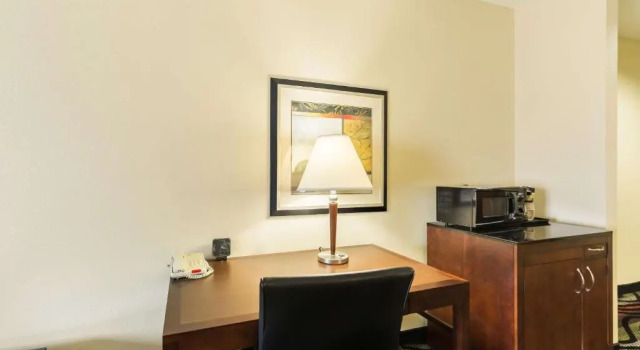 Люкс Comfort Suites Beaumont I-10
