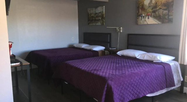 Четырёхместный номер Standard Aircrest Motel