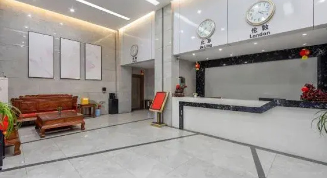 Jinping Shan'an Hotel, Rezerwuj Hotel Hotele w Qiandongnan z parkingiem, Parking