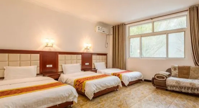 Huashan Shuntian Inn, Boek Hotel Hotels in Shaanxi met parkeren, Parkeren