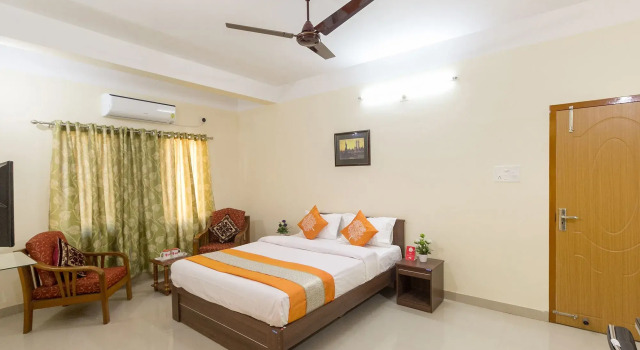 Home Stay Down Town By OYO Rooms