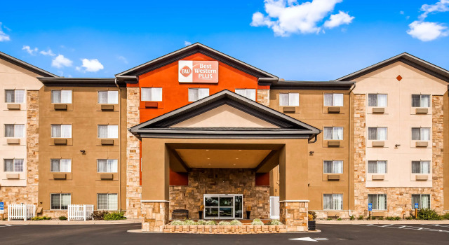 Centerstone Suites, Varaa Hotelli Hotellit Minnesota pysäköinnillä, Pysäköinti