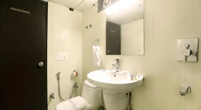 Двухместный номер Superior с красивым видом из окна Hotel The Pearl Near BLK Hospital