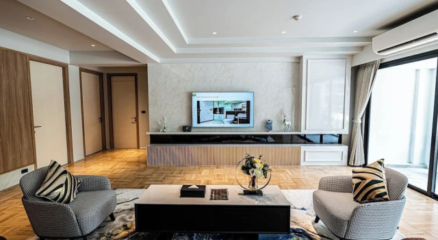 Люкс Grand Executive с 3 комнатами Floral Court Hotel & Residence Sukhumvit 13