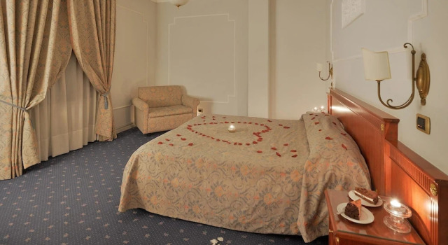 Hotel Terme Rosapepe, Book Hotel Hoteller i Salerno med parkering, Parkering