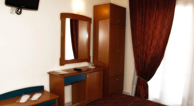 Alexiou Hotel