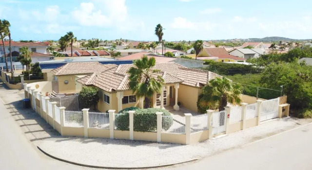 Вилла Palm Beach Sunset Villa