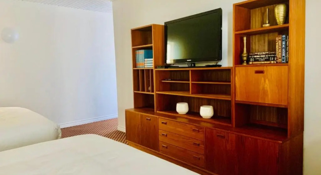 Четырёхместный номер Premium с балконом The Kent Motel
