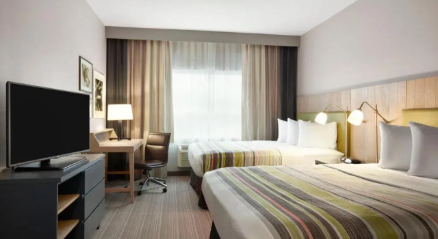 Четырёхместный люкс Country Inn & Suites by Radisson, Clarksville, TN