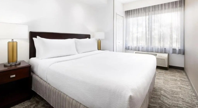 Люкс SpringHill Suites Fresno