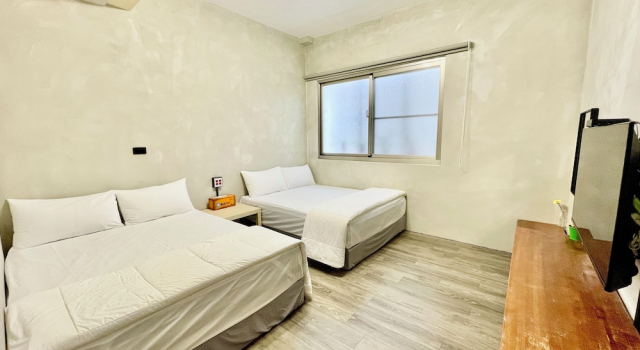 Четырёхместный номер Standard SNUG·NINE Hotel