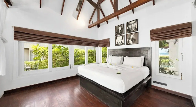 Люкс Royal с балконом Zara Beach Resort Koh Samui