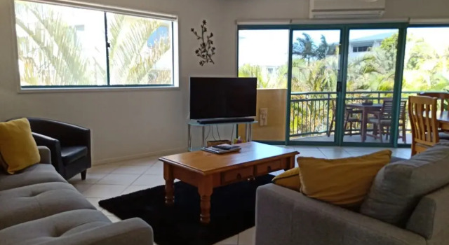 Апартаменты Classic Sunshine Towers Boutique Apartments