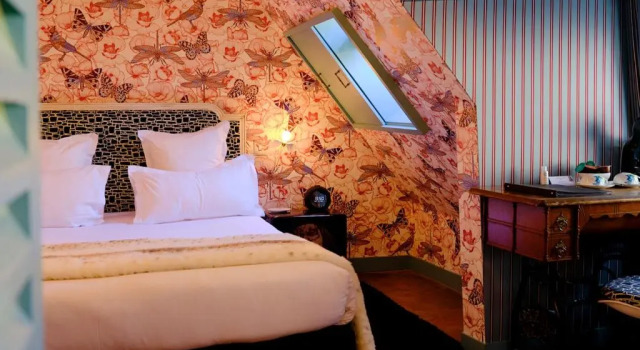 Двухместный номер Comfort Hôtel du Petit Moulin, Haute Couture hotel by Lacroix